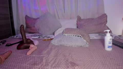 EMILY online show from January 14, 8:09 am