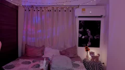 EMILY online show from January 24, 7:08 am