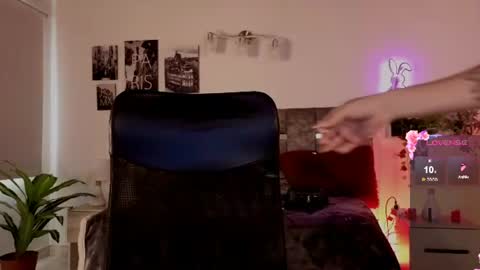 Snapshot of emilyrousex chatting on July 14, 5:18 pm emilyrousex online show from July 14, 5:18 pm