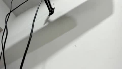 Snapshot of emilyrymer chatting on February 14, 8:05 pm Emily Support me to have 100 likes plx online show from February 14, 8:05 pm