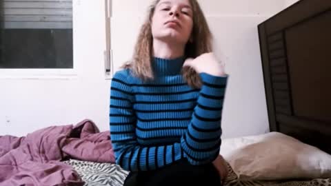 Snapshot of emilysaechao chatting on February 10, 5:39 pm Emily online show from February 10, 5:39 pm