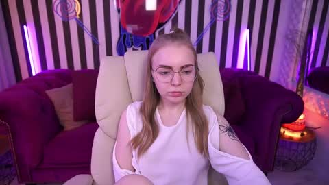  MY NAME IS Emily WELCOME EVERYONE I WILL BE HAPPY TO GIVE YOU WHAT YOU HAVE DREAMED OF FOR SO LONG online show from May 7, 1:05 pm