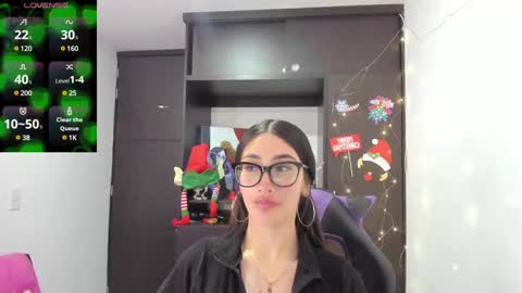 Snapshot of emilytafur chatting on December 11, 7:25 pm Emy online show from December 11, 7:25 pm