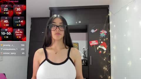 Snapshot of emilytafur chatting on December 27, 8:28 pm Emy online show from December 27, 8:28 pm