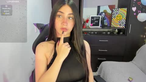 Snapshot of emilytafur chatting on January 10, 11:29 pm Emy online show from January 10, 11:29 pm