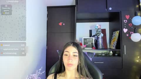 Snapshot of emilytafur chatting on February 1, 3:08 am Emy online show from February 1, 3:08 am