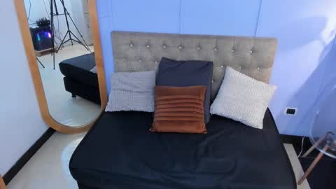 Emily Thyson online show from October 13, 12:05 pm