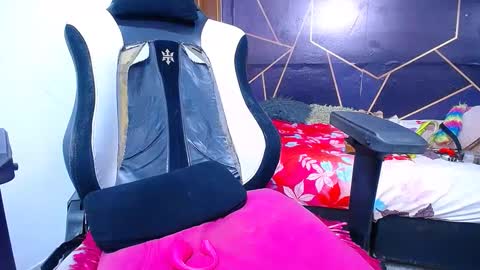 Snapshot of emilytssweet chatting on September 27, 3:39 pm Emily online show from September 27, 3:39 pm