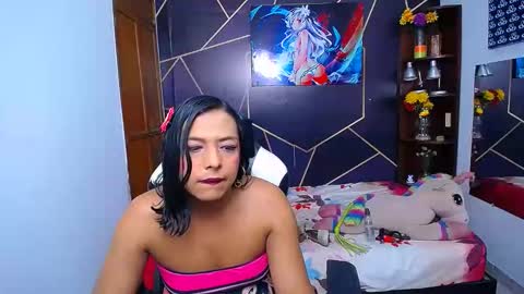 Snapshot of emilytssweet chatting on October 1, 2:23 pm Emily online show from October 1, 2:23 pm