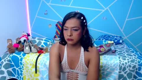 Snapshot of emilytssweet chatting on October 28, 10:56 pm Emily online show from October 28, 10:56 pm