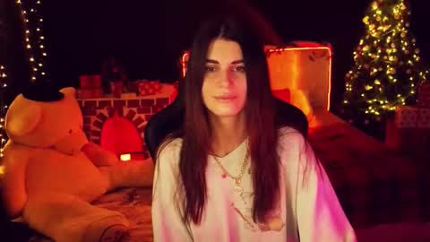 Snapshot of emilytucker chatting on January 11, 2:49 am Emily online show from January 11, 2:49 am