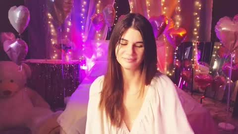 Snapshot of emilytucker chatting on February 13, 3:35 am Emily online show from February 13, 3:35 am