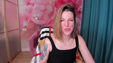 Snapshot of emilywalkers chatting on March 3, 8:16 am EmilyWalkers online show from March 3, 8:16 am