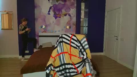 Snapshot of emilywalkers chatting on March 12, 7:57 am EmilyWalkers online show from March 12, 7:57 am