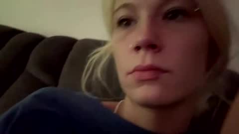 Snapshot of emilywarren296 chatting on September 21, 2:51 pm emilywarren296 online show from September 21, 2:51 pm