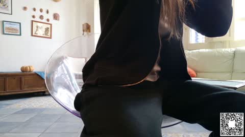 Snapshot of emilyweed chatting on December 2, 8:52 am Emily ----  online show from December 2, 8:52 am