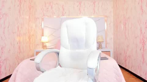 Emily  2200 - 600GMT-5 online show from February 20, 9:04 pm