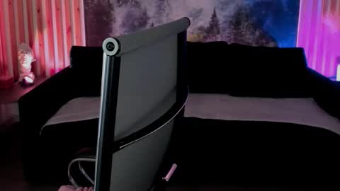 Emily online show from September 13, 8:25 am