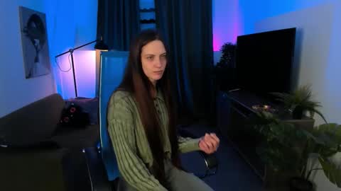 Emily online show from September 26, 6:28 am