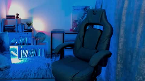 Emily online show from October 15, 8:14 am