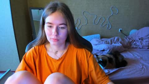 Emily online show from April 16, 11:00 am