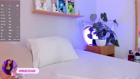 Emily Bank online show from November 10, 7:57 pm