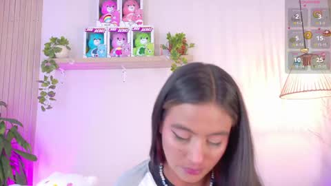 Emily Bank online show from May 5, 8:17 pm