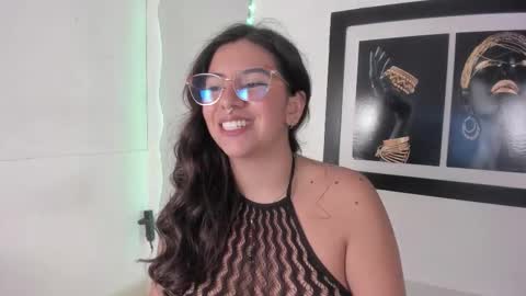 Snapshot of emilyy_cooperr chatting on September 22, 1:02 pm emilyy_cooperr online show from September 22, 1:02 pm