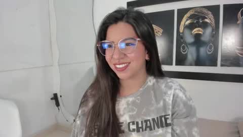 Snapshot of emilyy_cooperr chatting on October 2, 12:12 pm emilyy_cooperr online show from October 2, 12:12 pm