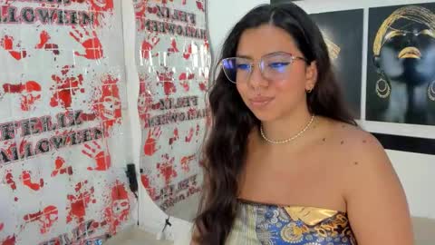 Snapshot of emilyy_cooperr chatting on November 6, 11:55 am emilyy_cooperr online show from November 6, 11:55 am