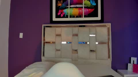 Snapshot of emilyy_cooperr chatting on February 17, 12:56 pm emilyy_cooperr online show from February 17, 12:56 pm