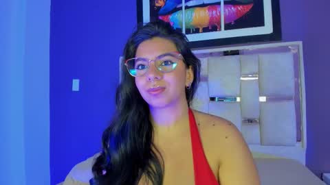 emilyy_cooperr online show from February 21, 12:06 pm