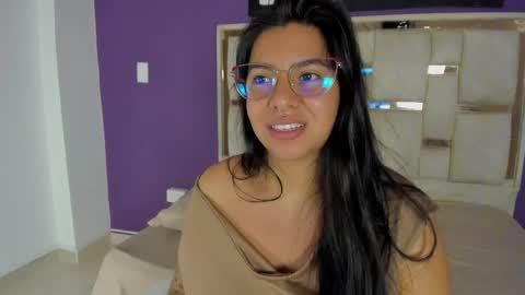 emilyy_cooperr online show from March 5, 12:12 pm