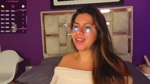 emilyy_cooperr online show from June 23, 12:14 pm