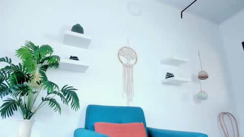 emilyy_kim online show from January 13, 6:35 pm