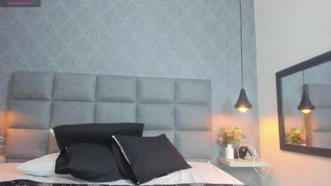 emilyy_r online show from January 13, 7:08 pm