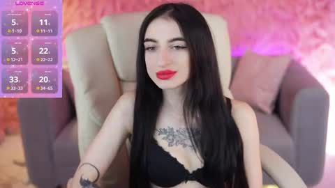 emilyymoon online show from June 21, 6:38 am