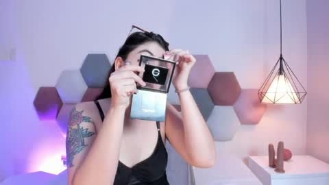 Emilyy Watson online show from May 14, 12:39 am