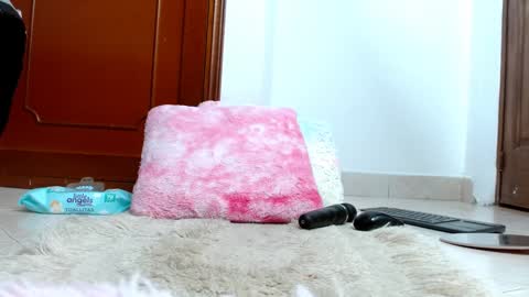 emilyzans07 online show from January 15, 11:30 pm