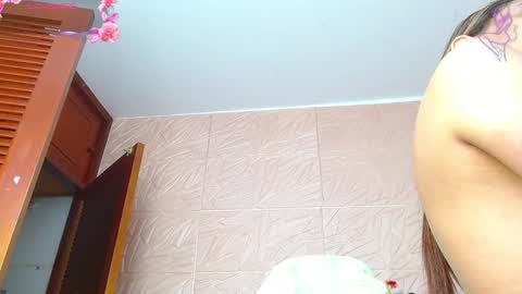 emilyzans07 online show from October 19, 7:36 pm