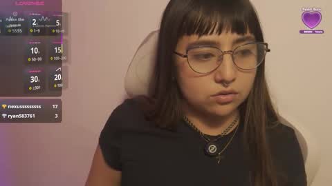 Snapshot of emitaa17228 chatting on October 20, 8:53 pm emma online show from October 20, 8:53 pm