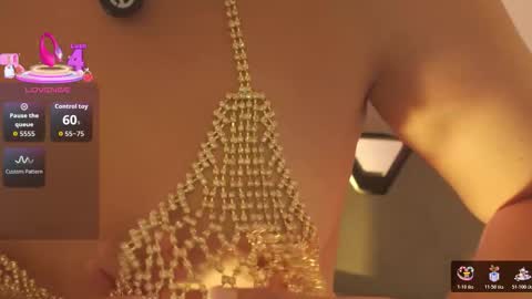 Snapshot of emitaa17228 chatting on December 20, 6:59 pm emma online show from December 20, 6:59 pm