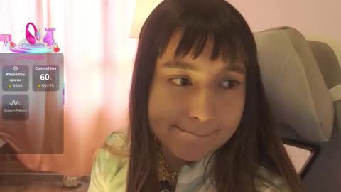 Snapshot of emitaa17228 chatting on January 10, 7:37 pm emma online show from January 10, 7:37 pm