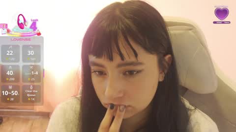 Snapshot of emitaa17228 chatting on March 28, 8:08 pm emma online show from March 28, 8:08 pm