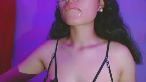 Emma online show from November 7, 1:16 am