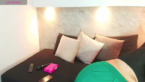 Snapshot of emma__becket chatting on May 26, 2:51 am Emma online show from May 26, 2:51 am