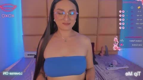 emma__js_ online show from April 30, 8:57 pm