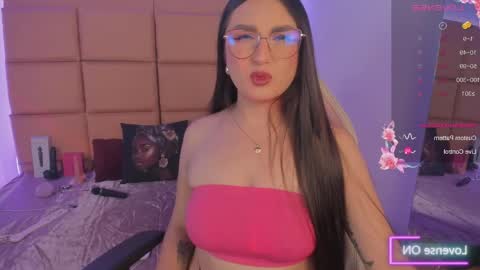 emma__js_ online show from May 10, 1:38 pm