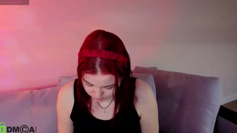 Snapshot of emma__wats0n chatting on March 24, 1:10 am Emma online show from March 24, 1:10 am