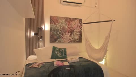 Snapshot of emma_alice_ chatting on September 26, 12:09 pm Alice online show from September 26, 12:09 pm